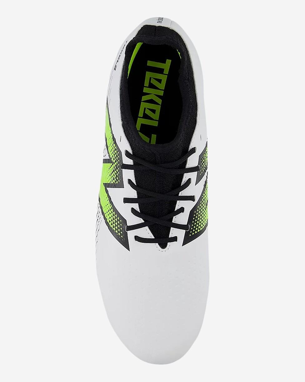 CHUTEIRA NEW BALANCE TEKELA MAGIQUE FG V4