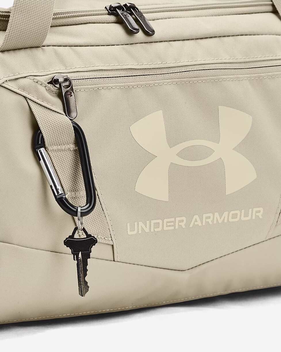 SACO UNDER ARMOUR UNDENIABLE 5.0