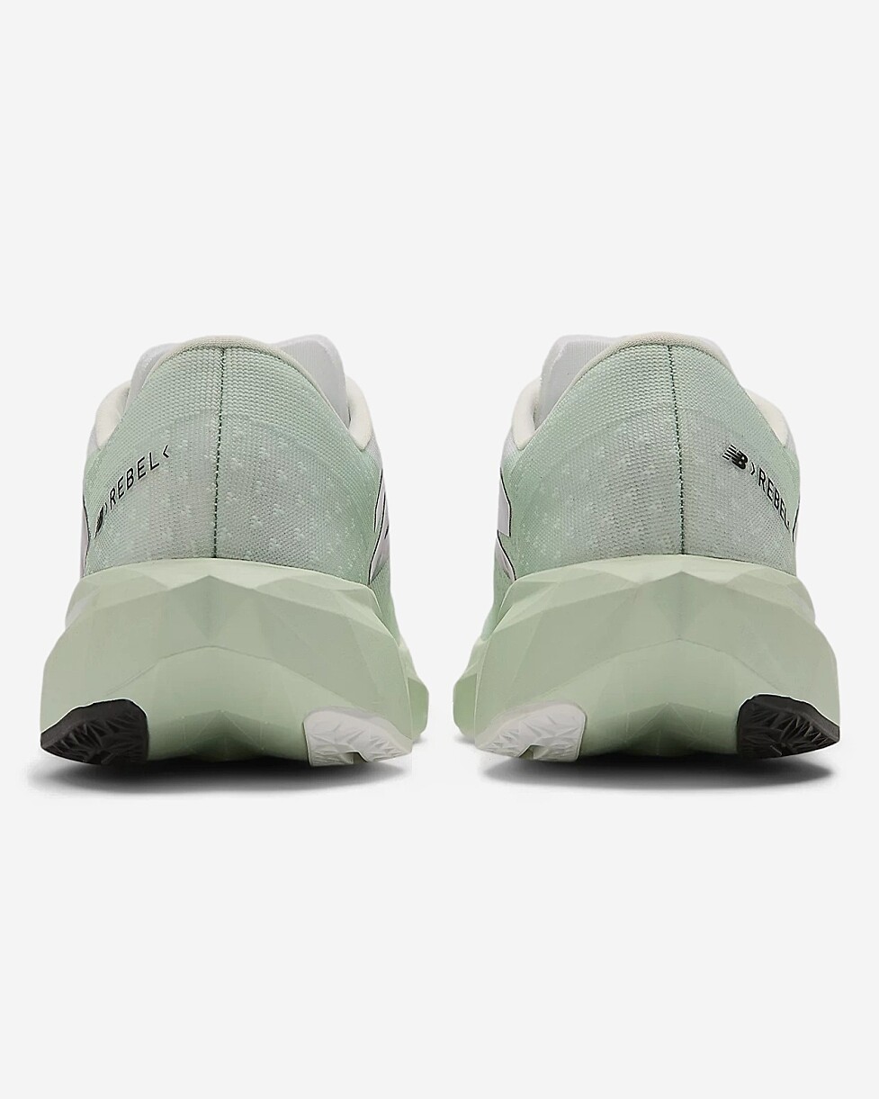 TENIS NEW BALANCE FUELCELL REBEL V4