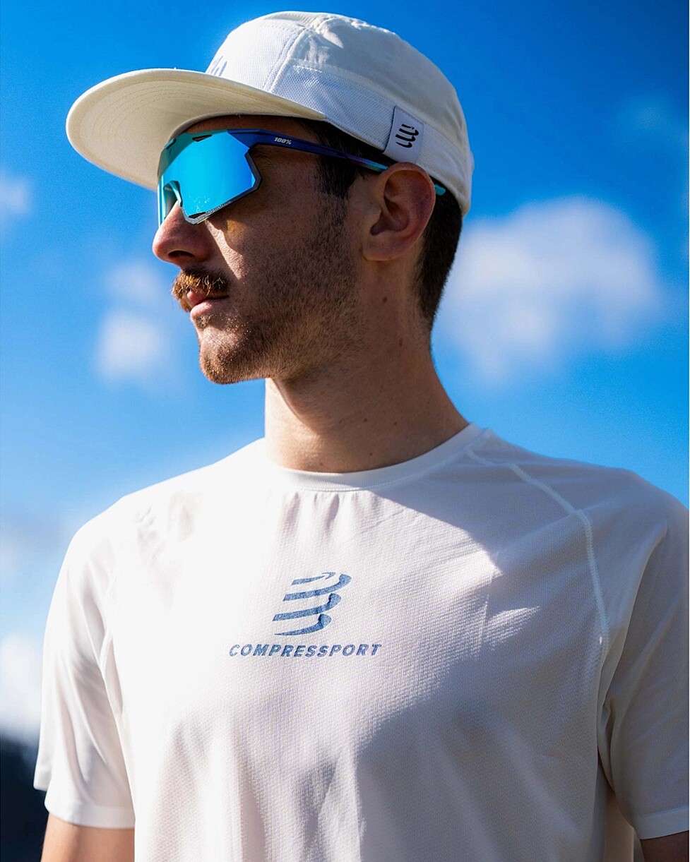CAP COMPRESSPORT 5 PANEL LIGHT CAP STAY BEHIND