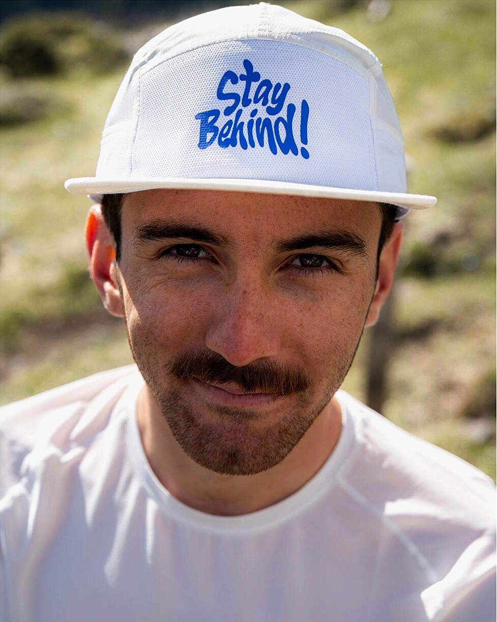 CAP COMPRESSPORT 5 PANEL LIGHT CAP STAY BEHIND