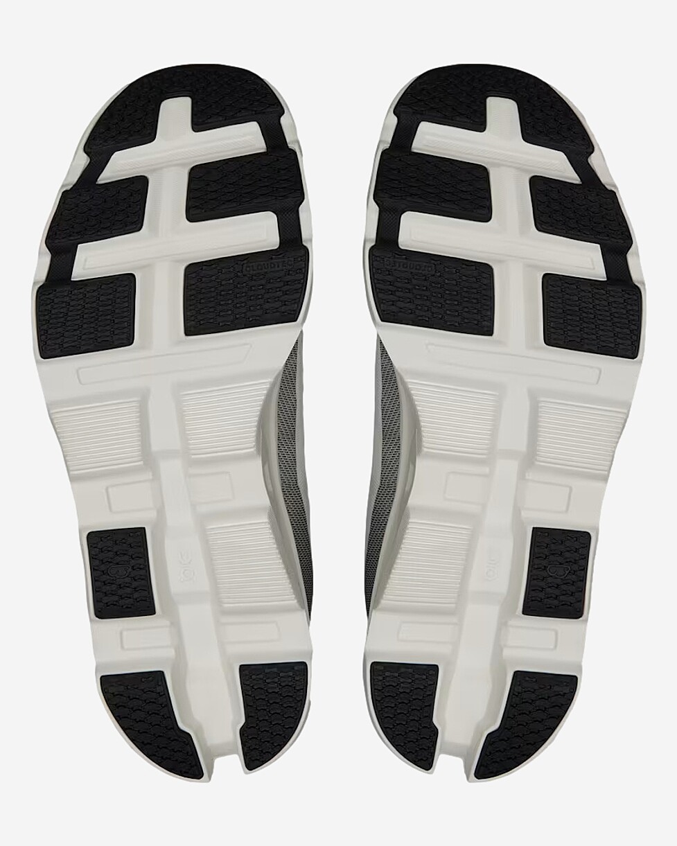 TENIS ON CLOUDMONSTER