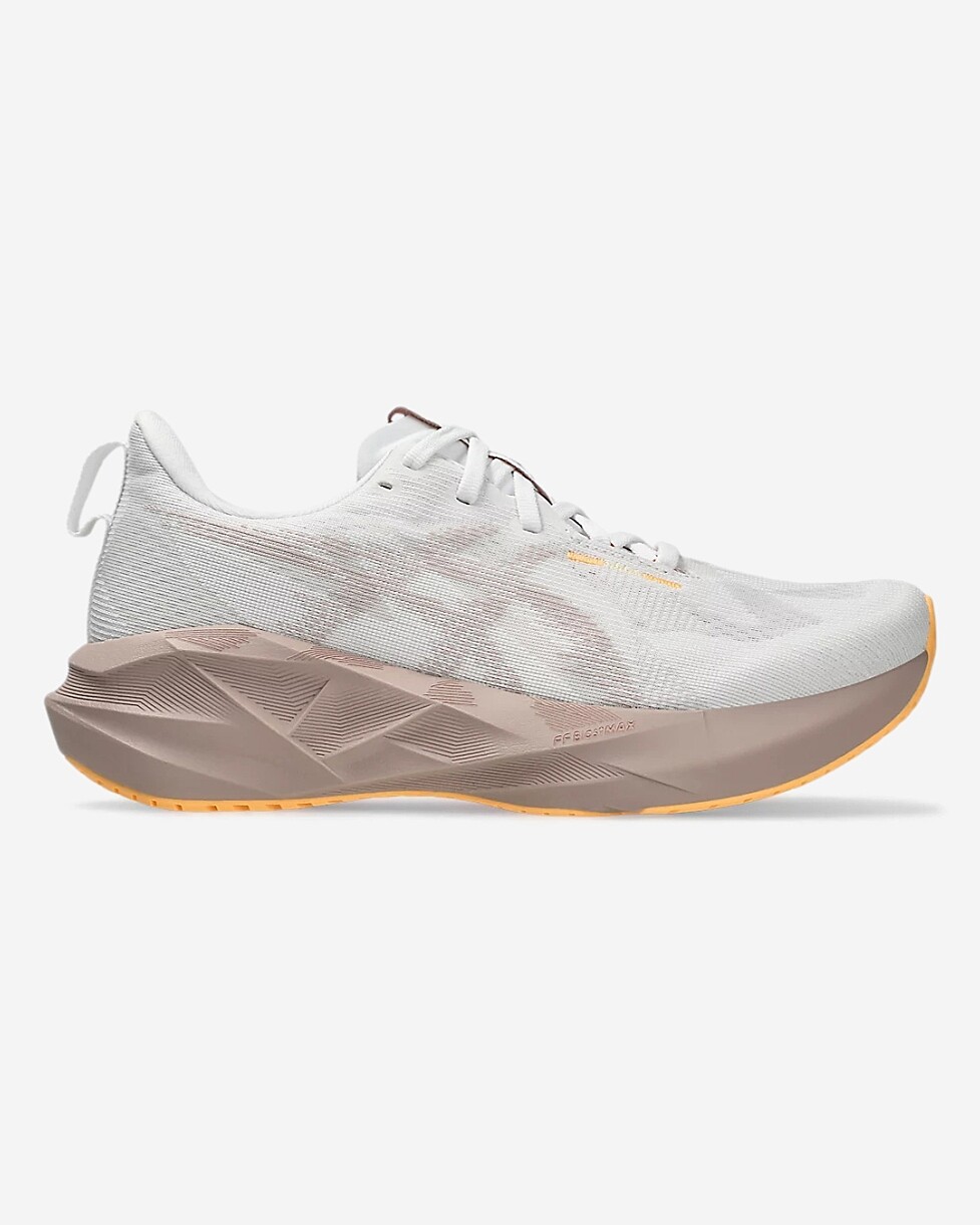 TENIS ASICS NOVABLAST 5 W - BEGE