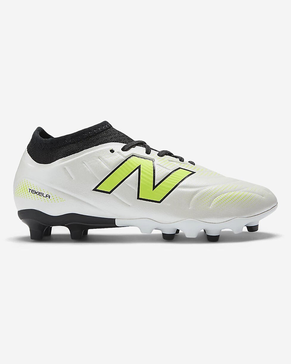 CHUTEIRA NEW BALANCE TEKELA FG V5 JR - BRANCO