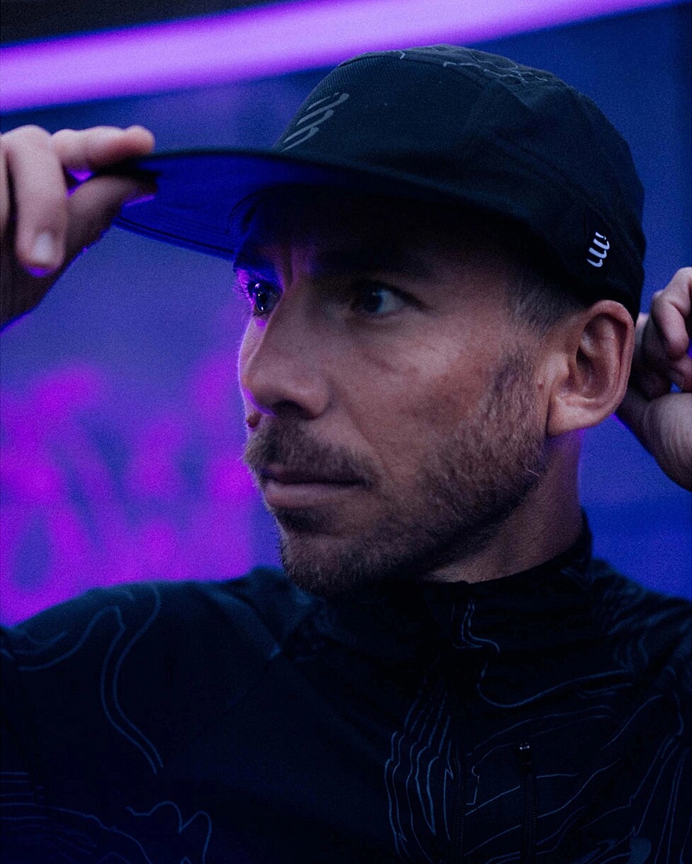 CAP COMPRESSPORT 5 PANEL LIGHT CAP AURORA