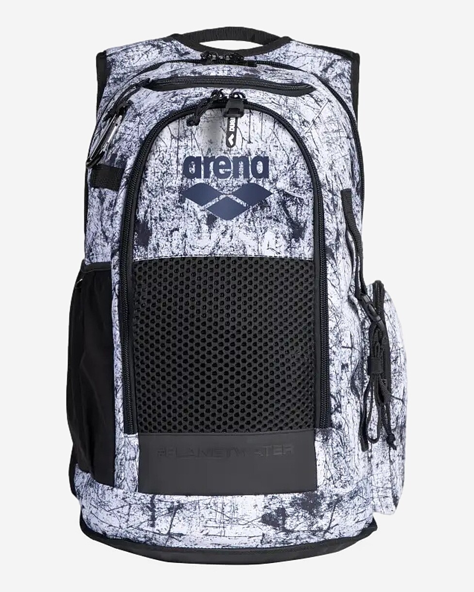 A mochila arena All Set Backpack Allover 45L permite-te beneficiar de uma gestão inteligente do espaço,...  MOCHILA ARENA ALL SET 45L - PR/BRANCO