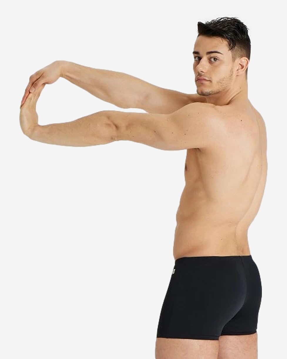 Duráveis, de secagem rápida e de cor sólida, os arena Team Shorts são um calção de banho masculino simples...  FATO BANHO ARENA TEAM SHORT - PRETO