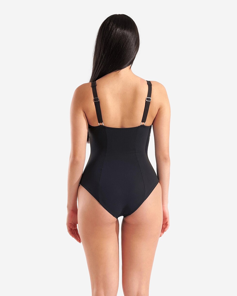 FATO BANHO ARENA LUDOVICA SOFT