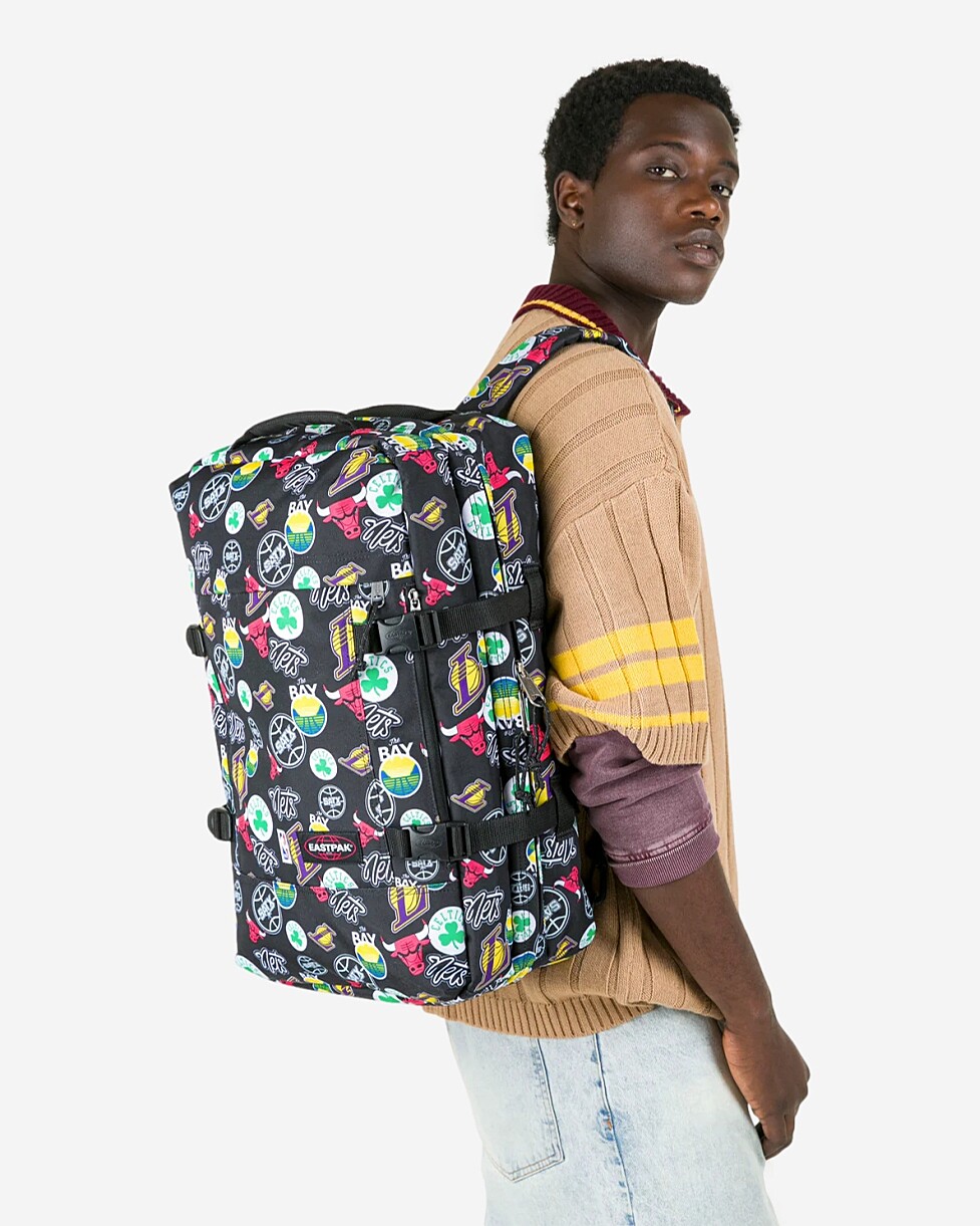 SACO EASTPAK TRAVELPACK NBA
