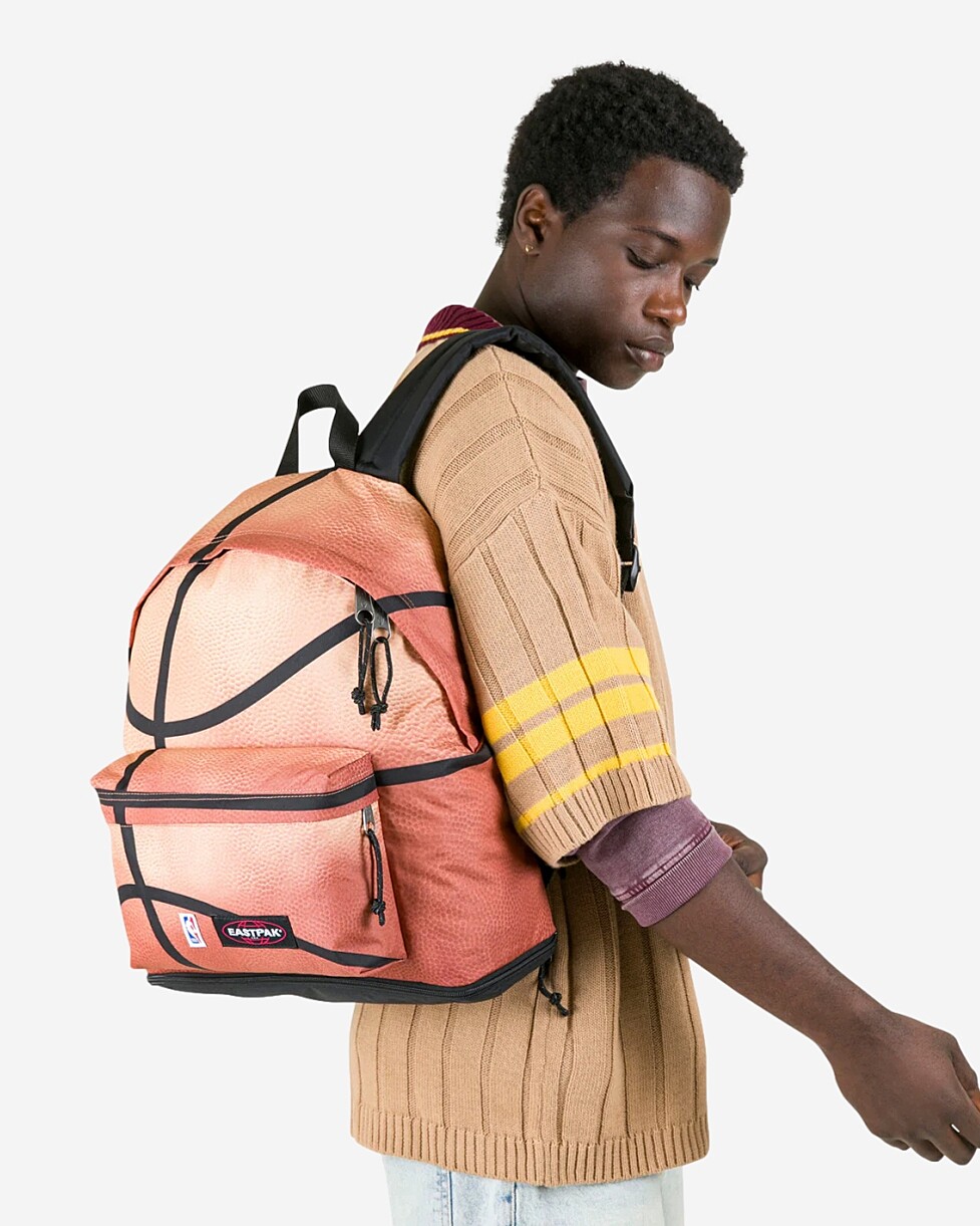 MOCHILA EASTPAK BASKETBALL NBA
