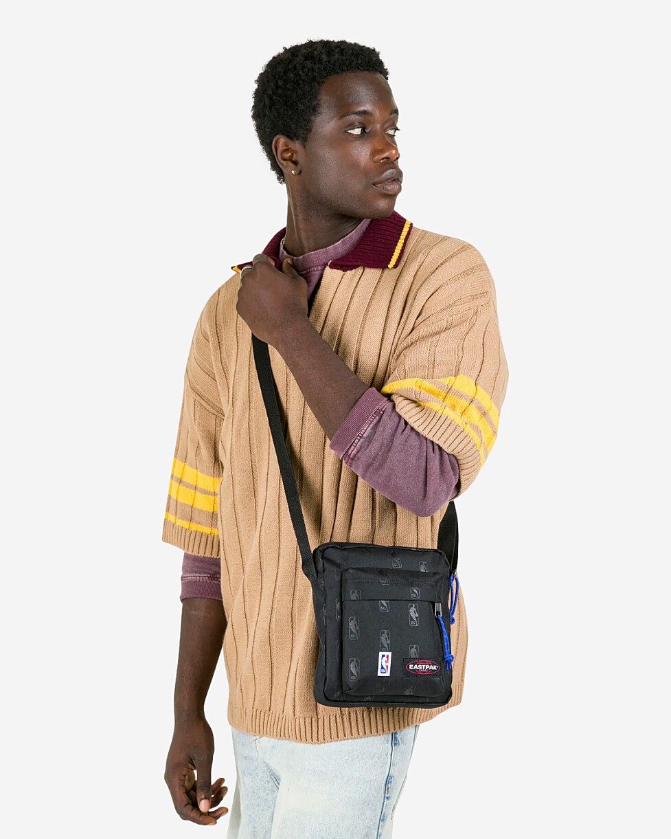BOLSA EASTPAK MINI BAG NBA