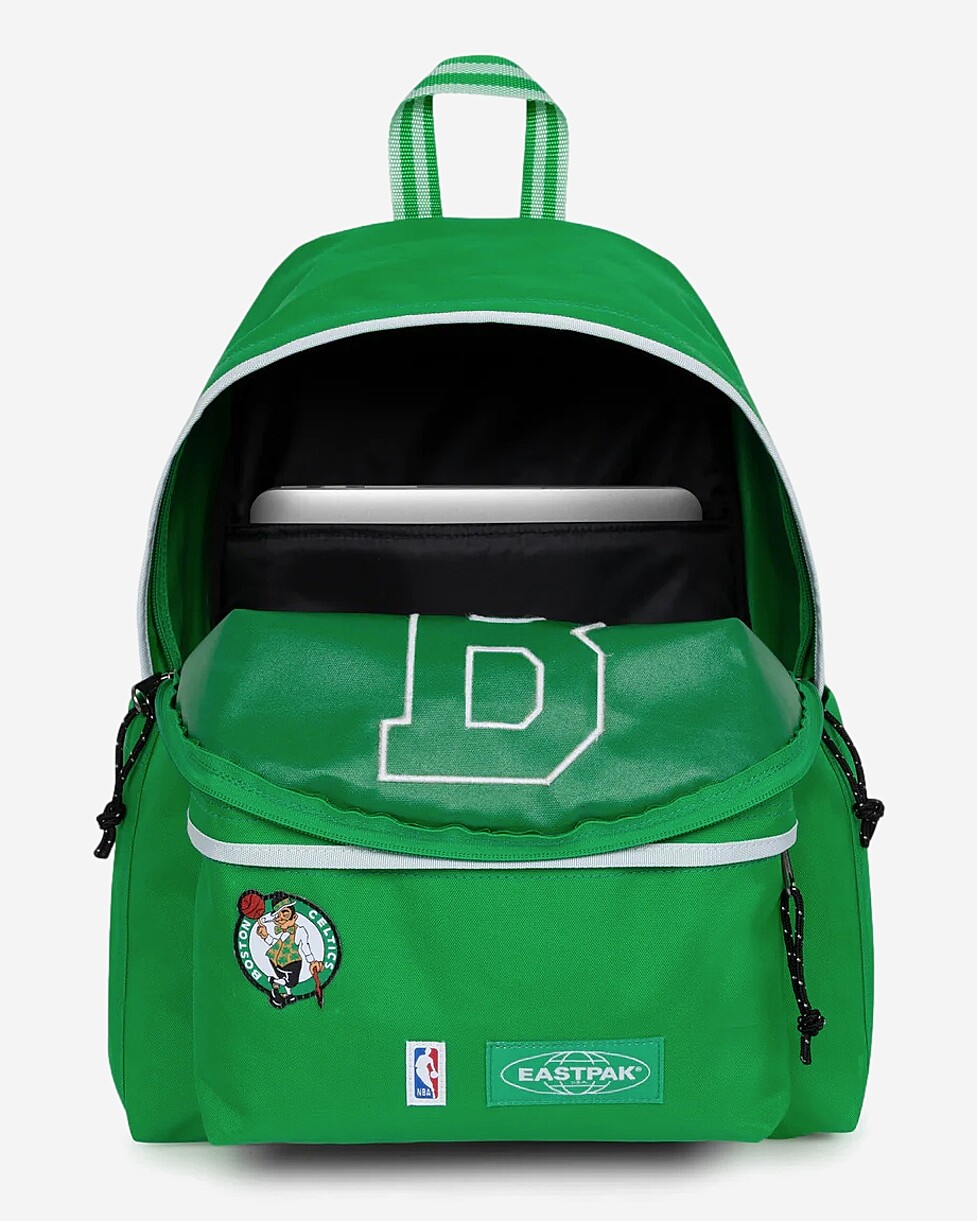 MOCHILA EASTPAK DAY PAK`R NBA - VERDE