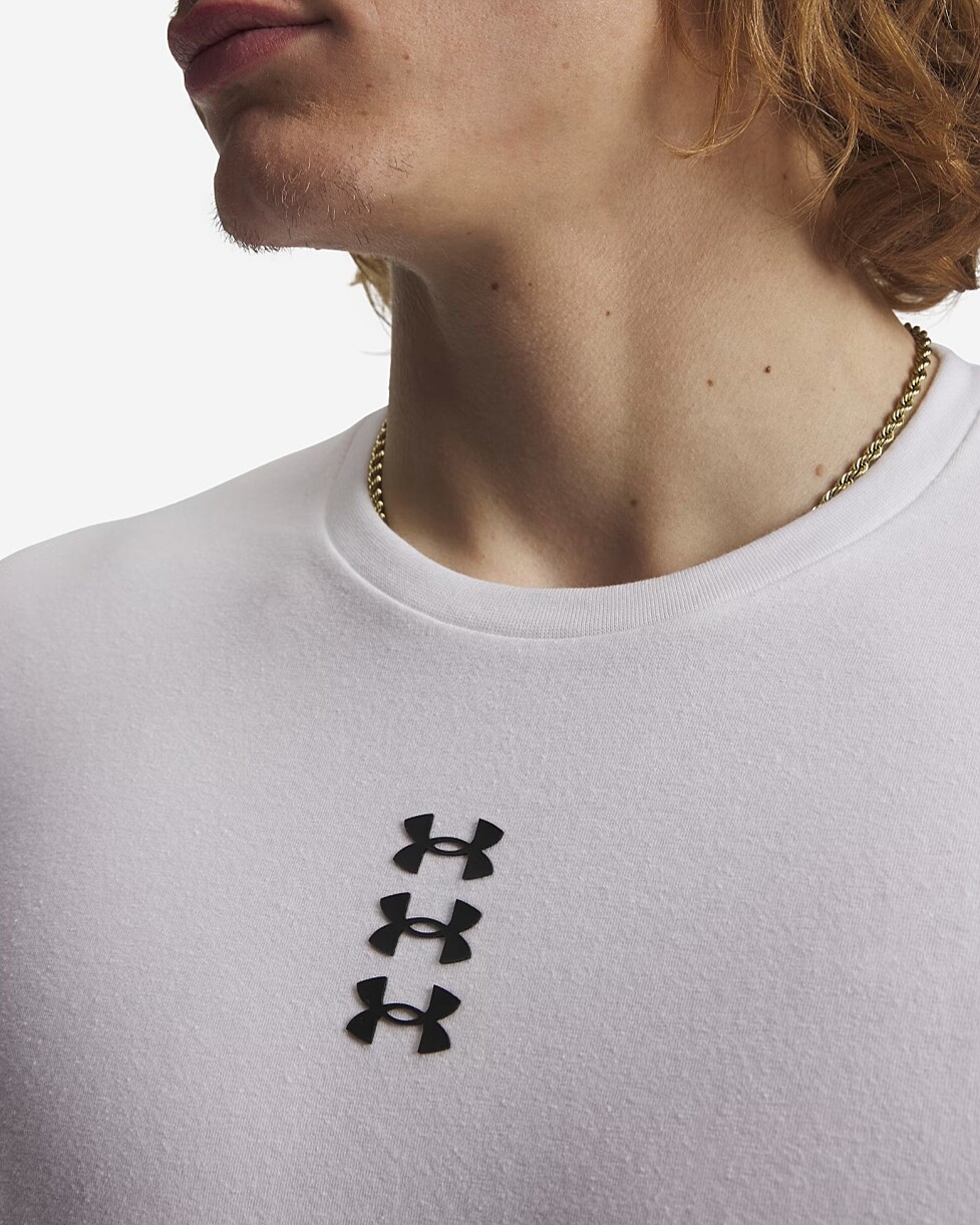 T-SHIRT UNDER ARMOUR HOOPS TRIPLE LOGO