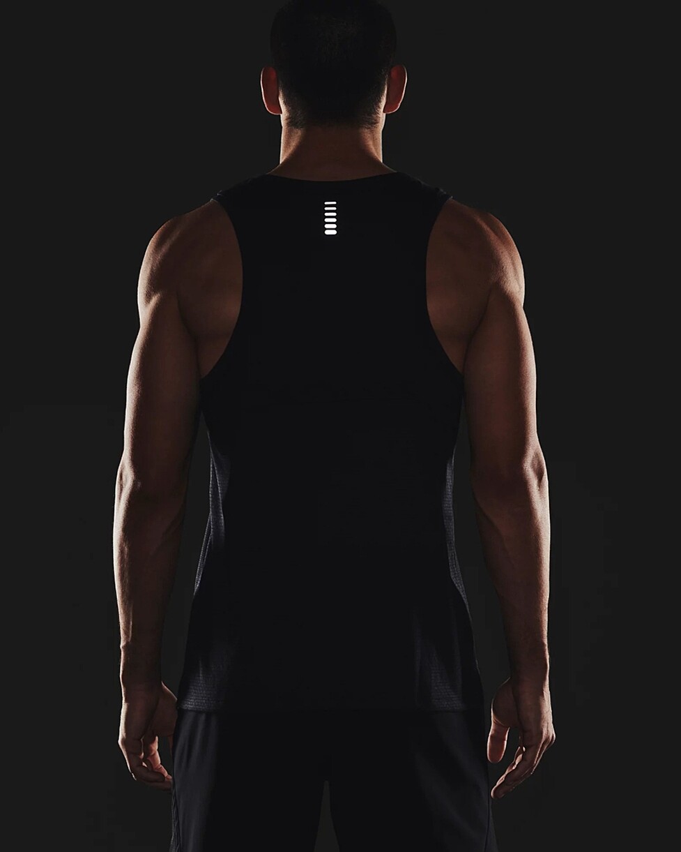 T-SHIRT UNDER ARMOUR STREAKER SINGLET 