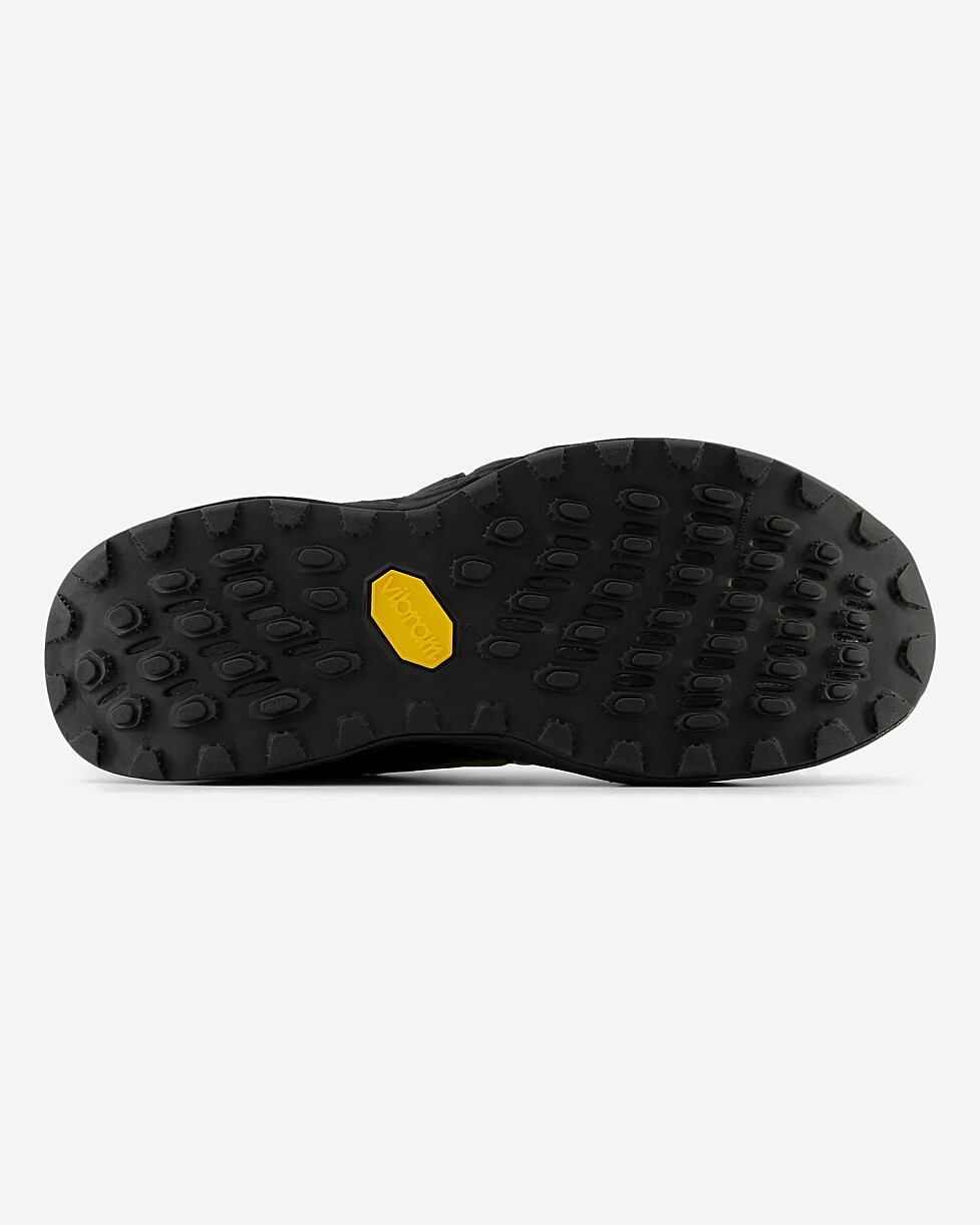 TENIS NEW BALANCE HIERRO V8